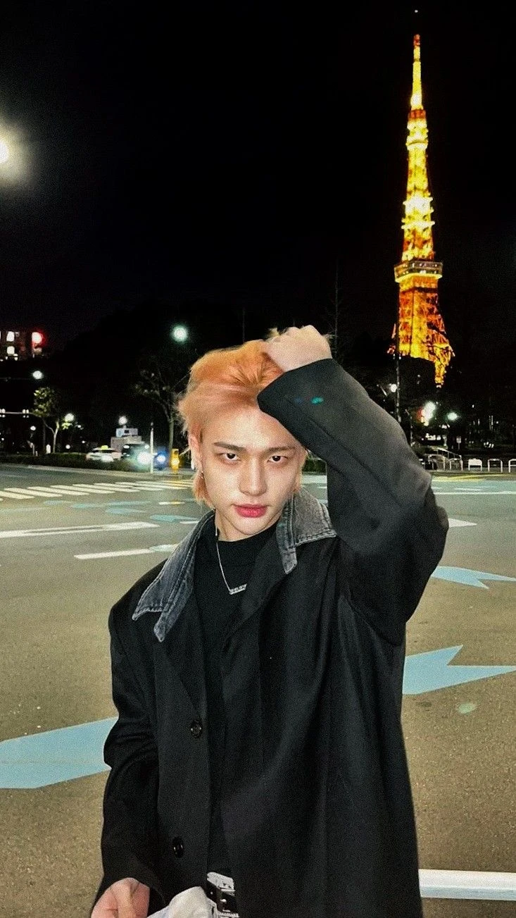 Hwang Hyunjin thumbnail
