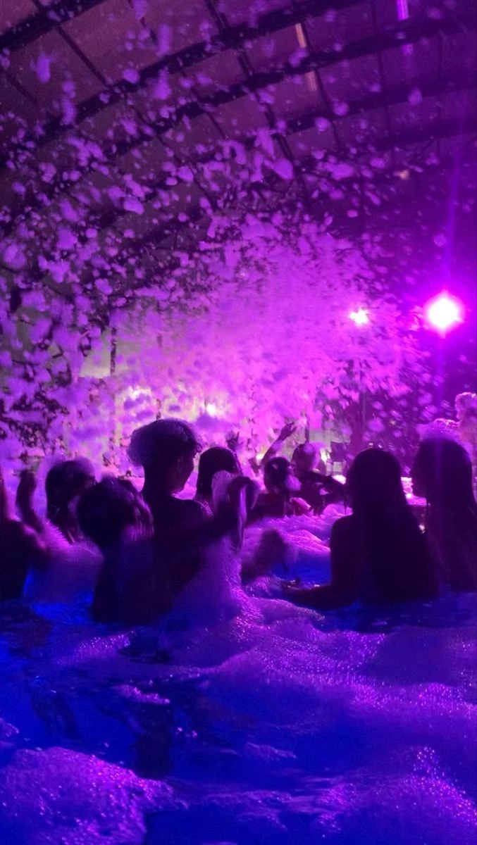 kim \| pool party🫧🌀🪩 thumbnail
