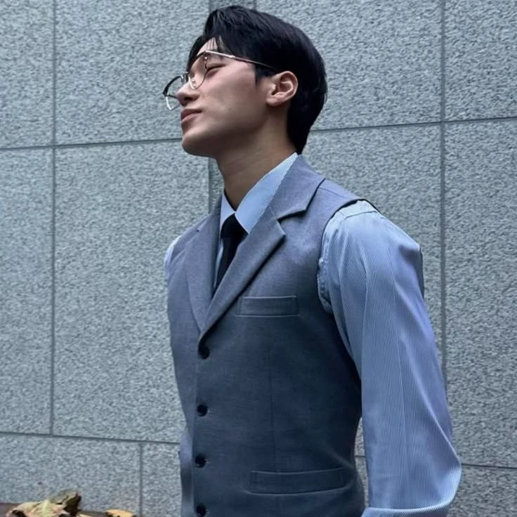 Choi San thumbnail