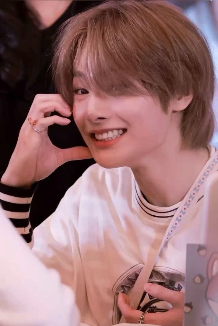 Jeongin thumbnail