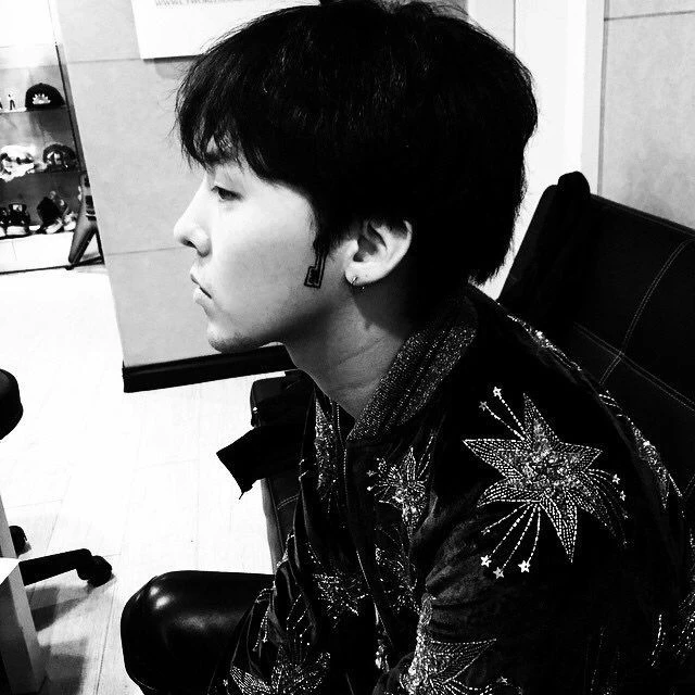 Kwon Ji-Yong (G-Dragon) thumbnail