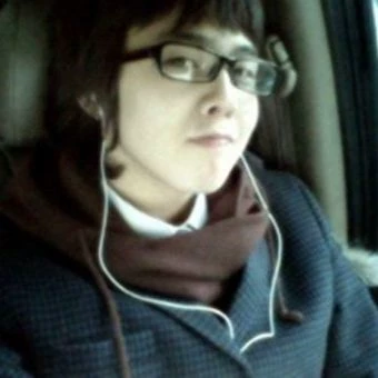 Kwon Ji-Yong (G-Dragon) thumbnail