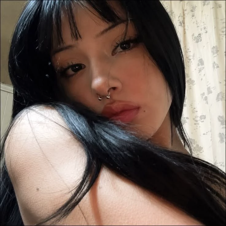 Emma Myers thumbnail