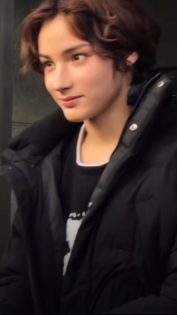 Hueningkai discovers spiderman thumbnail