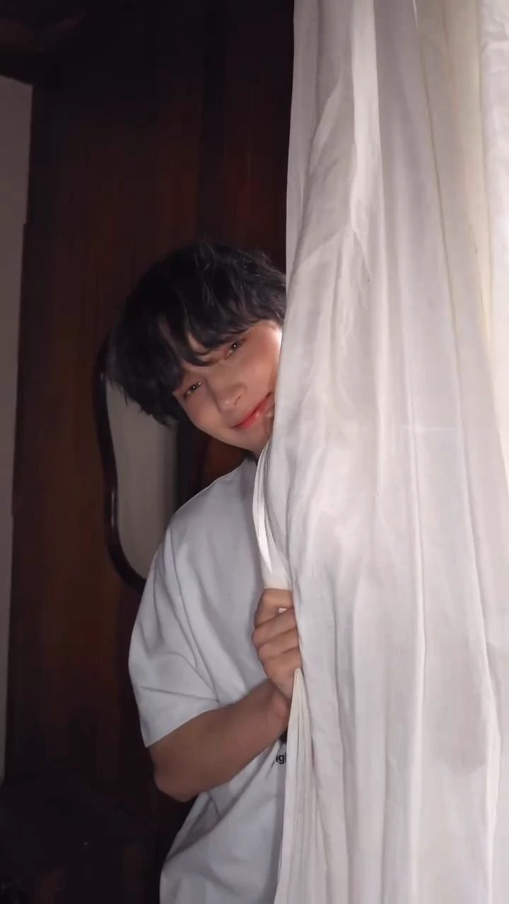 hueningkai thumbnail