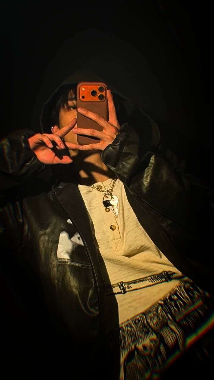 Hwang Hyunjin thumbnail
