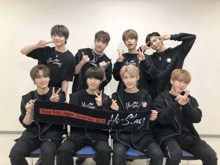straykids (pre dubut) thumbnail