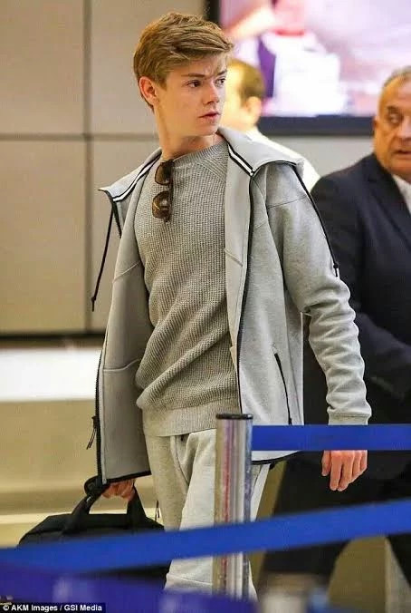 Thomas Brodie-Sangster thumbnail