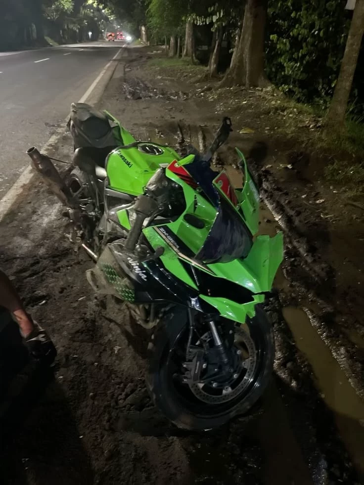 Motorcycle crash thumbnail