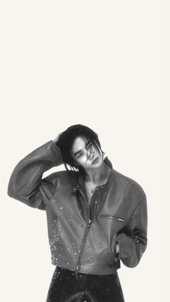 Hwang Hyunjin thumbnail