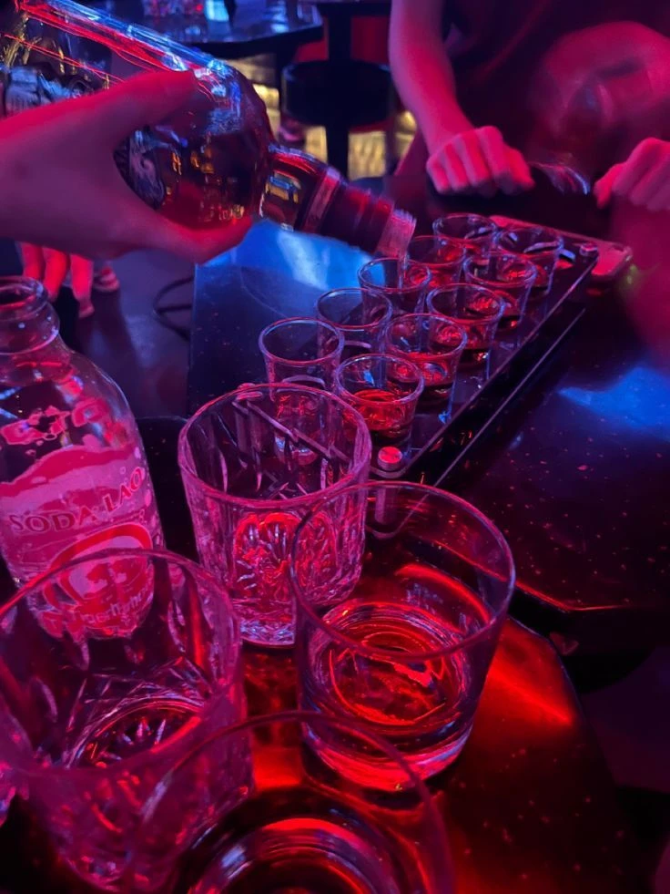 The bar💋 thumbnail