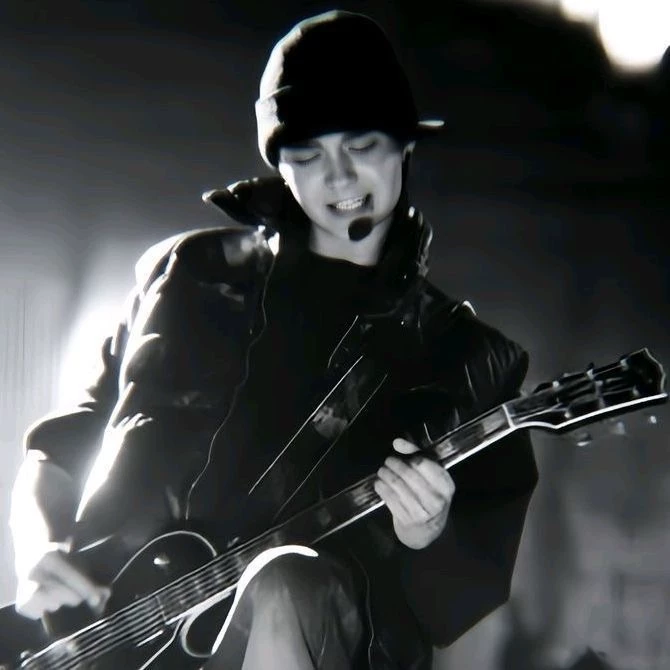 Tom Kaulitz thumbnail