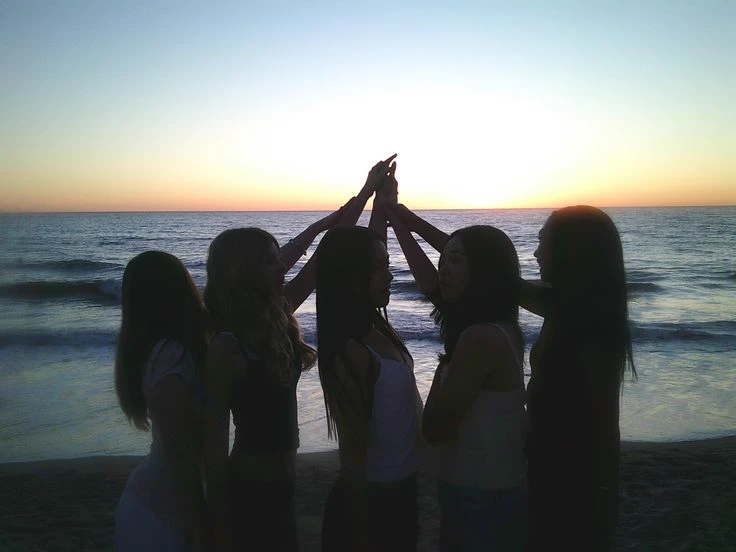 Friends group thumbnail