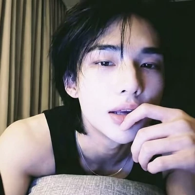 Hwang Hyunjin thumbnail