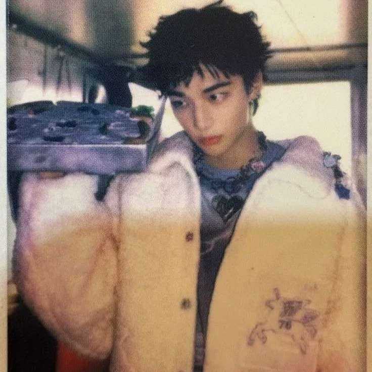 Hwang Hyunjin thumbnail