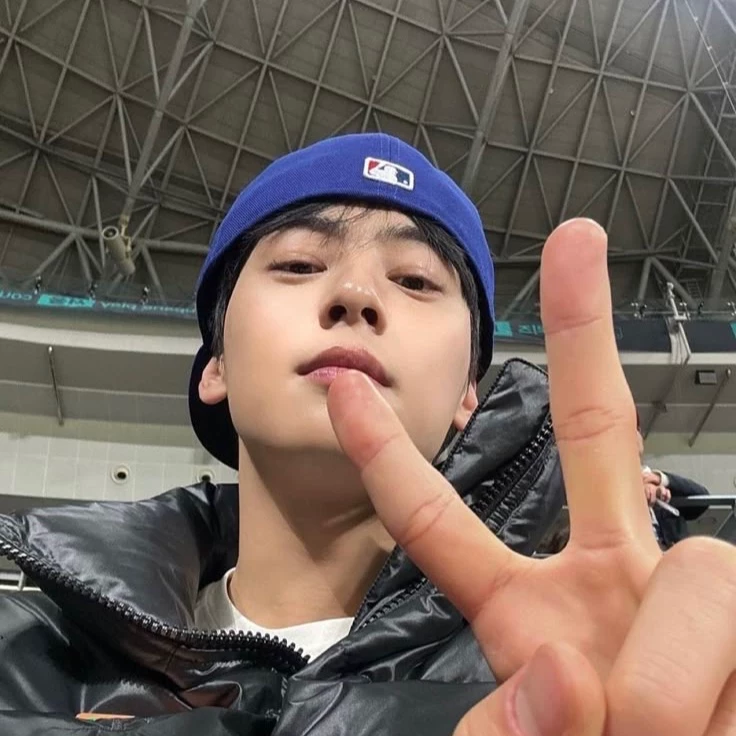 Cha Eun Woo thumbnail