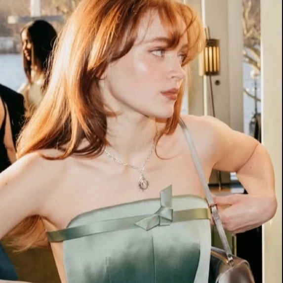 Sadie sink thumbnail