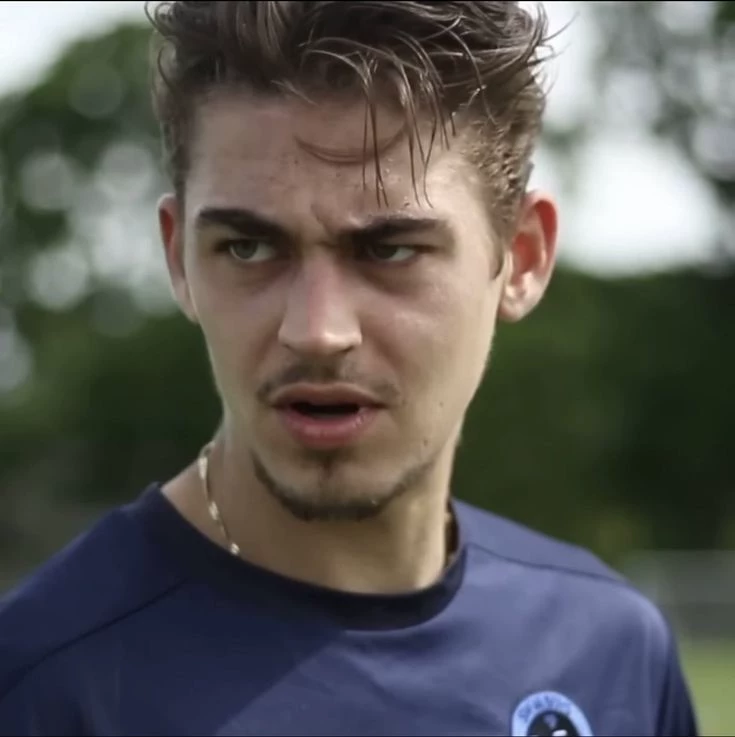 hero fiennes  thumbnail