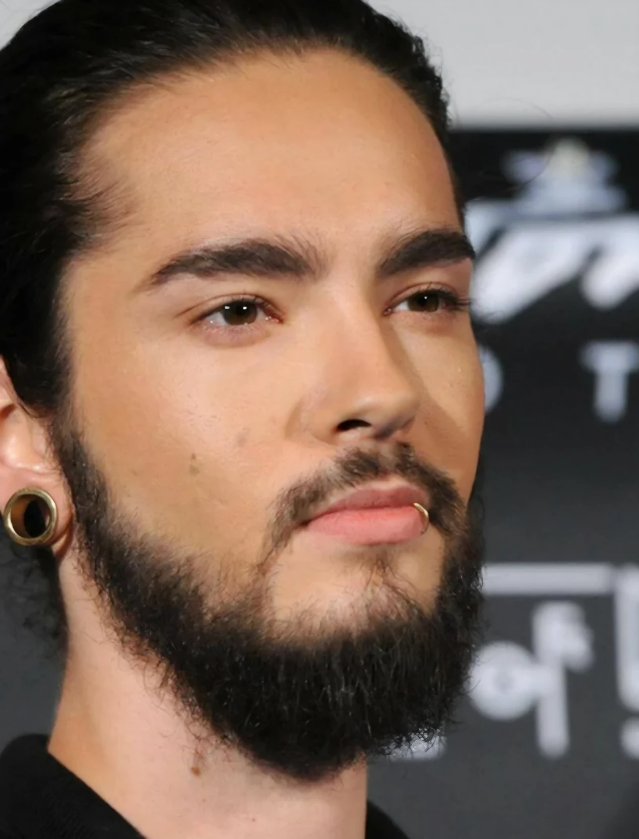 Tom Kaulitz thumbnail