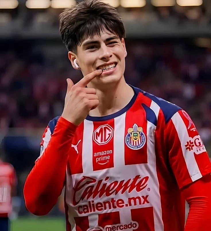 Armando González (known as la Hormiga González or Yiyiga) thumbnail