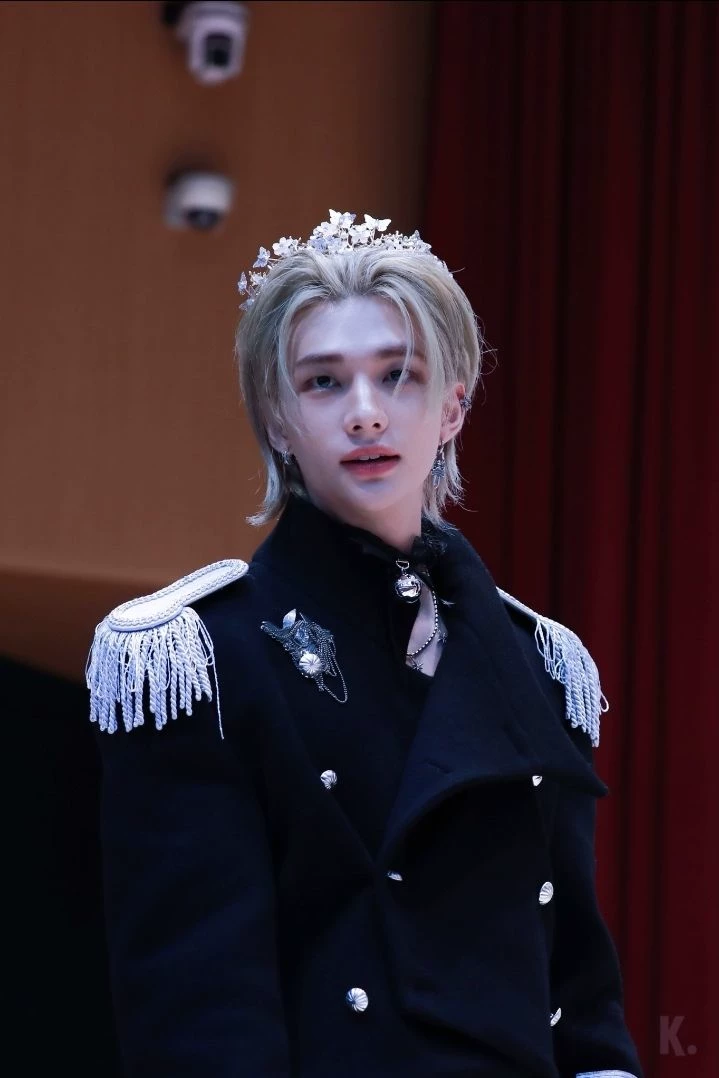 hwang hyunjin thumbnail
