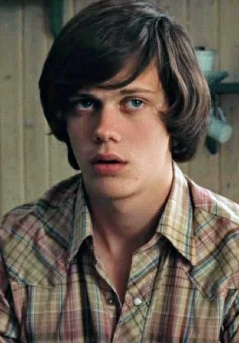 Bill Skarsgård thumbnail