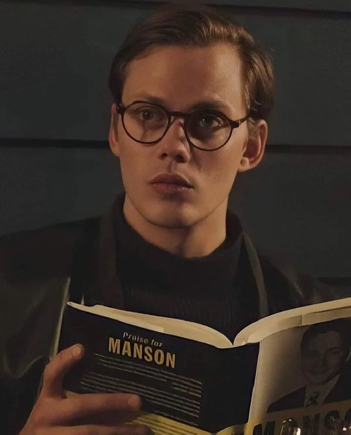 Bill Skarsgård thumbnail