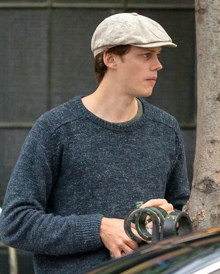 Bill Skarsgård thumbnail