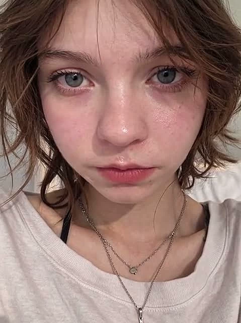 Emma myers  thumbnail