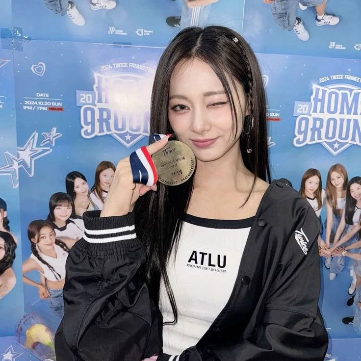 Chou Tzuyu thumbnail