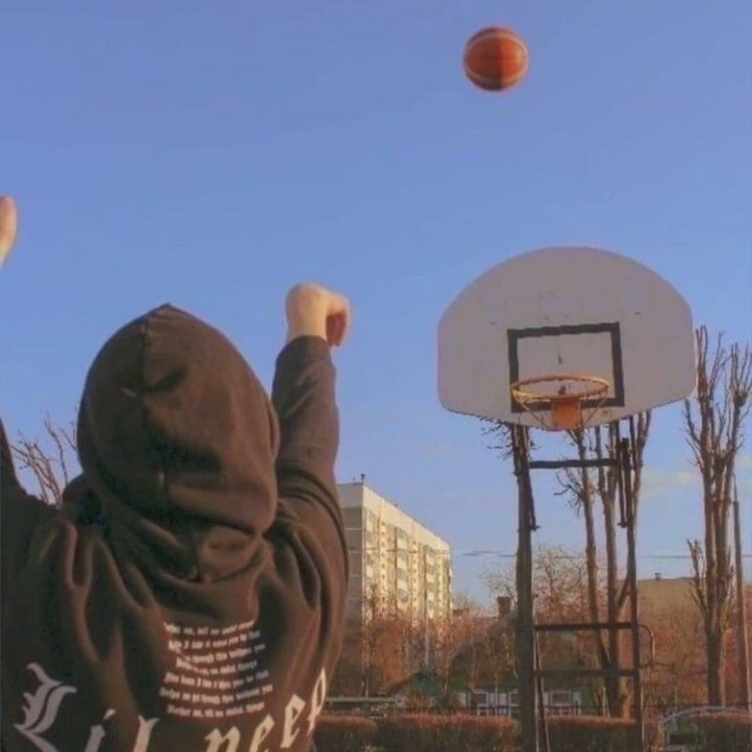 Highschool Basketball Team thumbnail