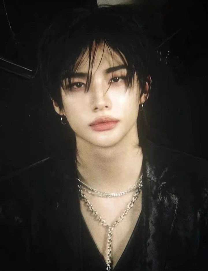 hyunjin thumbnail