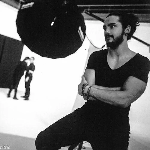 Tom Kaulitz - the teacher in love thumbnail