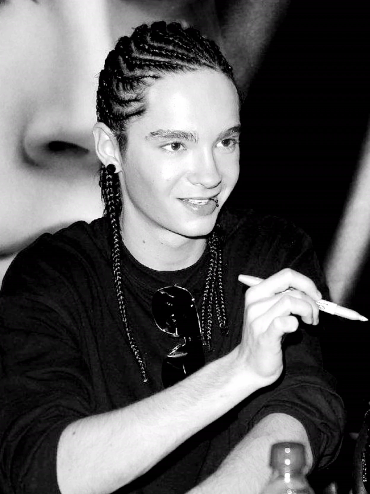 Tom Kaulitz is your master. thumbnail