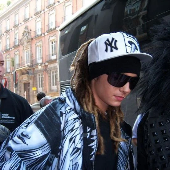 Tom thumbnail