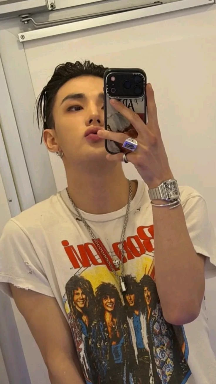 Hyunjin thumbnail
