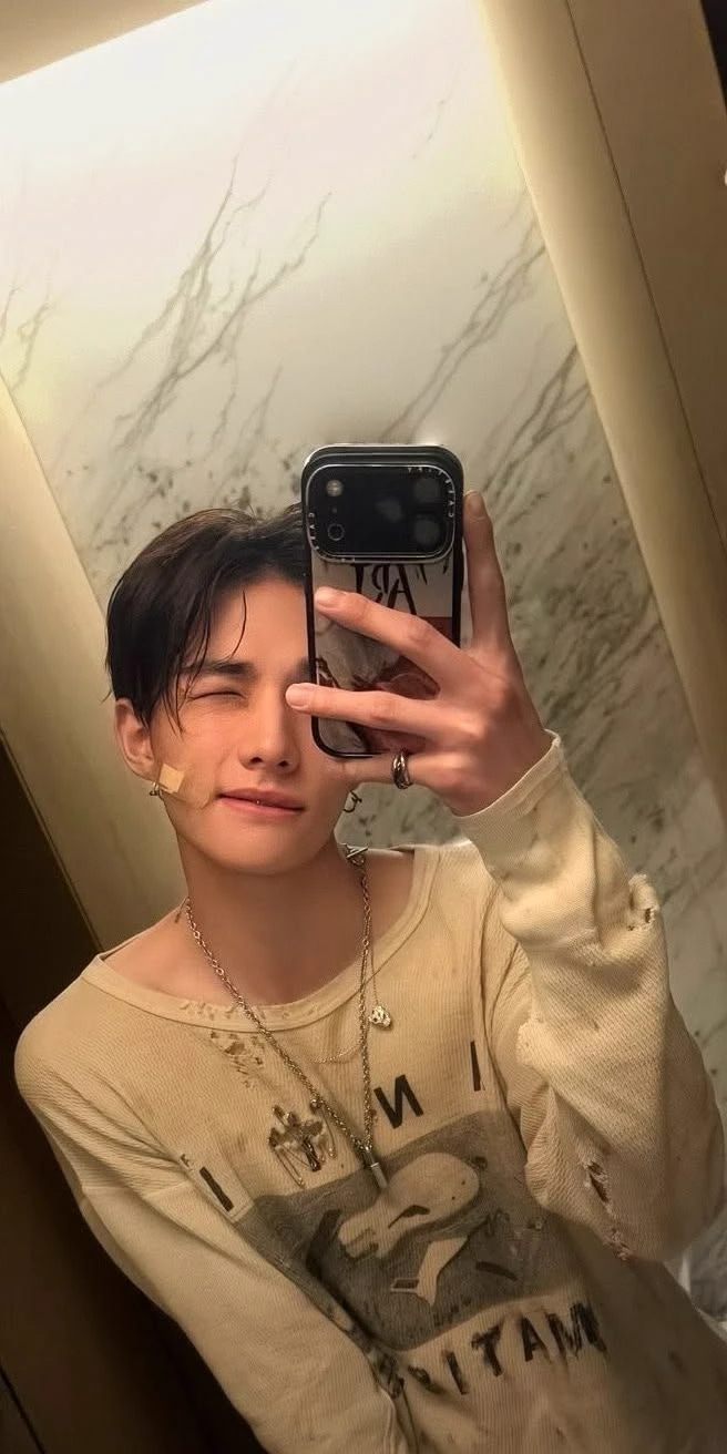Hyunjin thumbnail