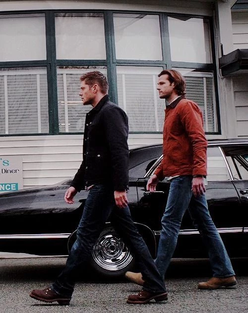 Sam y Dean Winchester . thumbnail