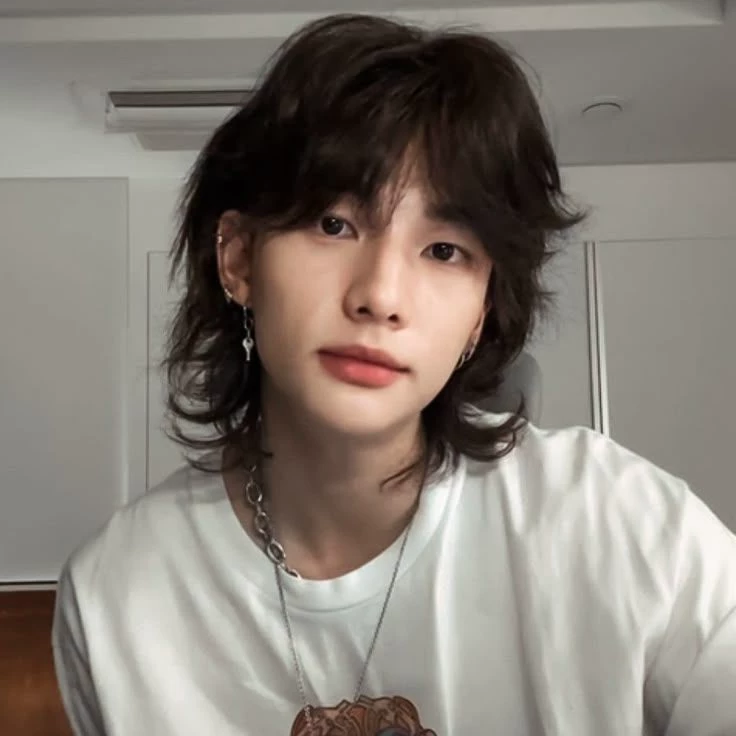 Hwang Hyunjin thumbnail