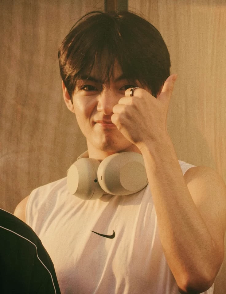 Kim taehyung  thumbnail