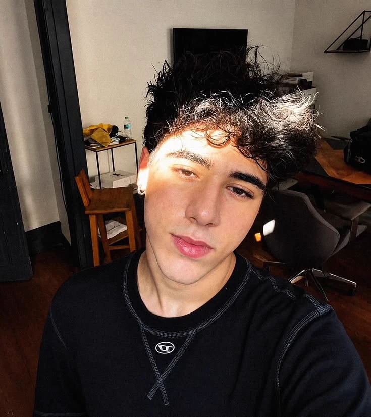 Efe Şan. thumbnail
