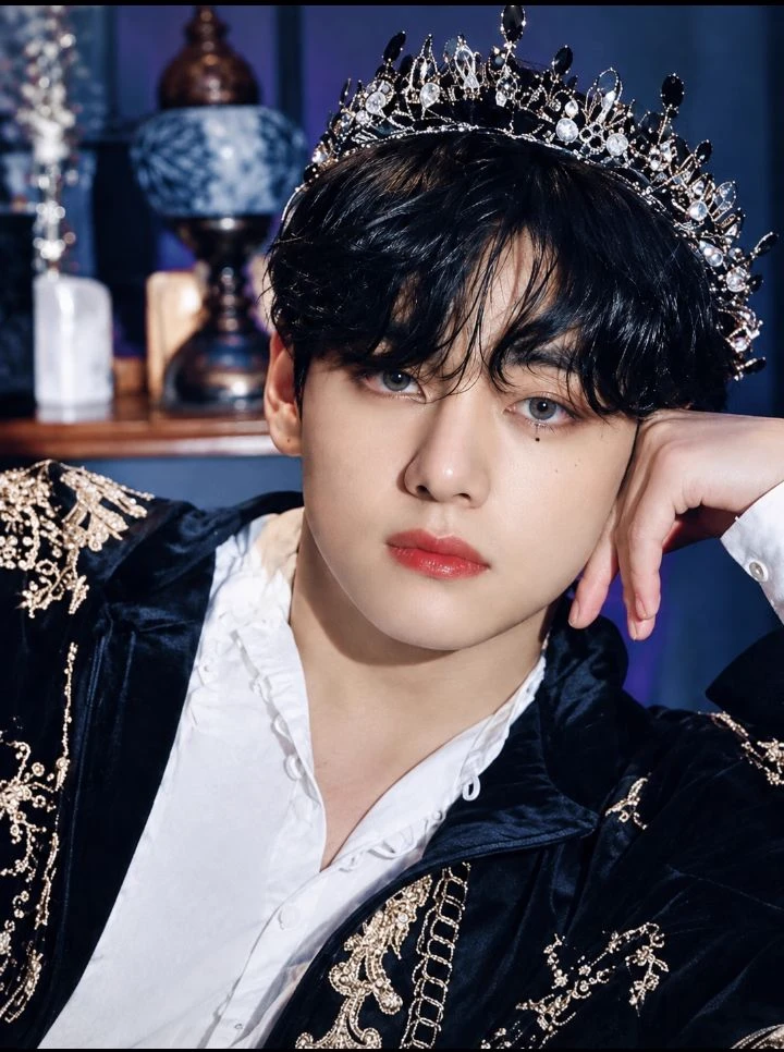 Kim Taehyung thumbnail