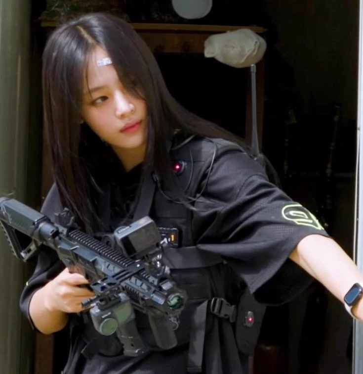 KIM MINJI thumbnail