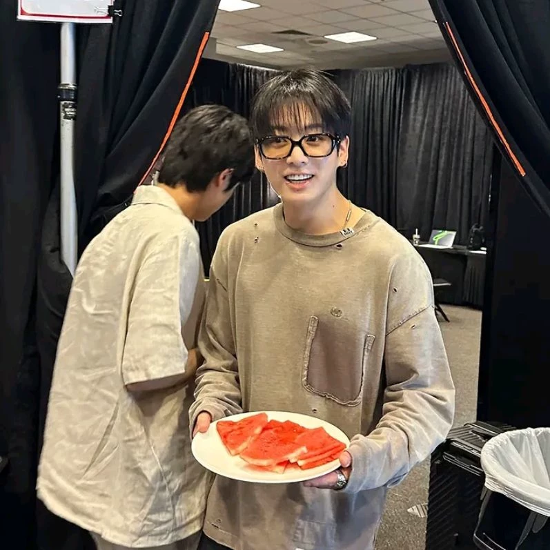 jungkook thumbnail