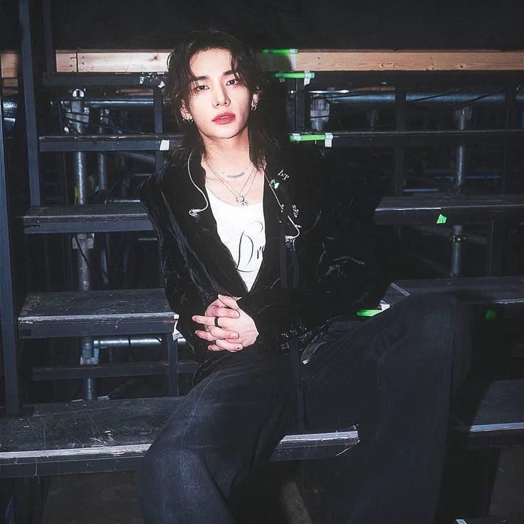 Hwang Hyunjjn - mafioso thumbnail
