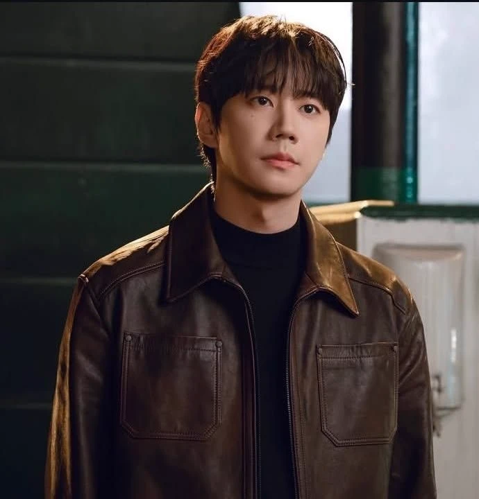 Lee Jun-young thumbnail
