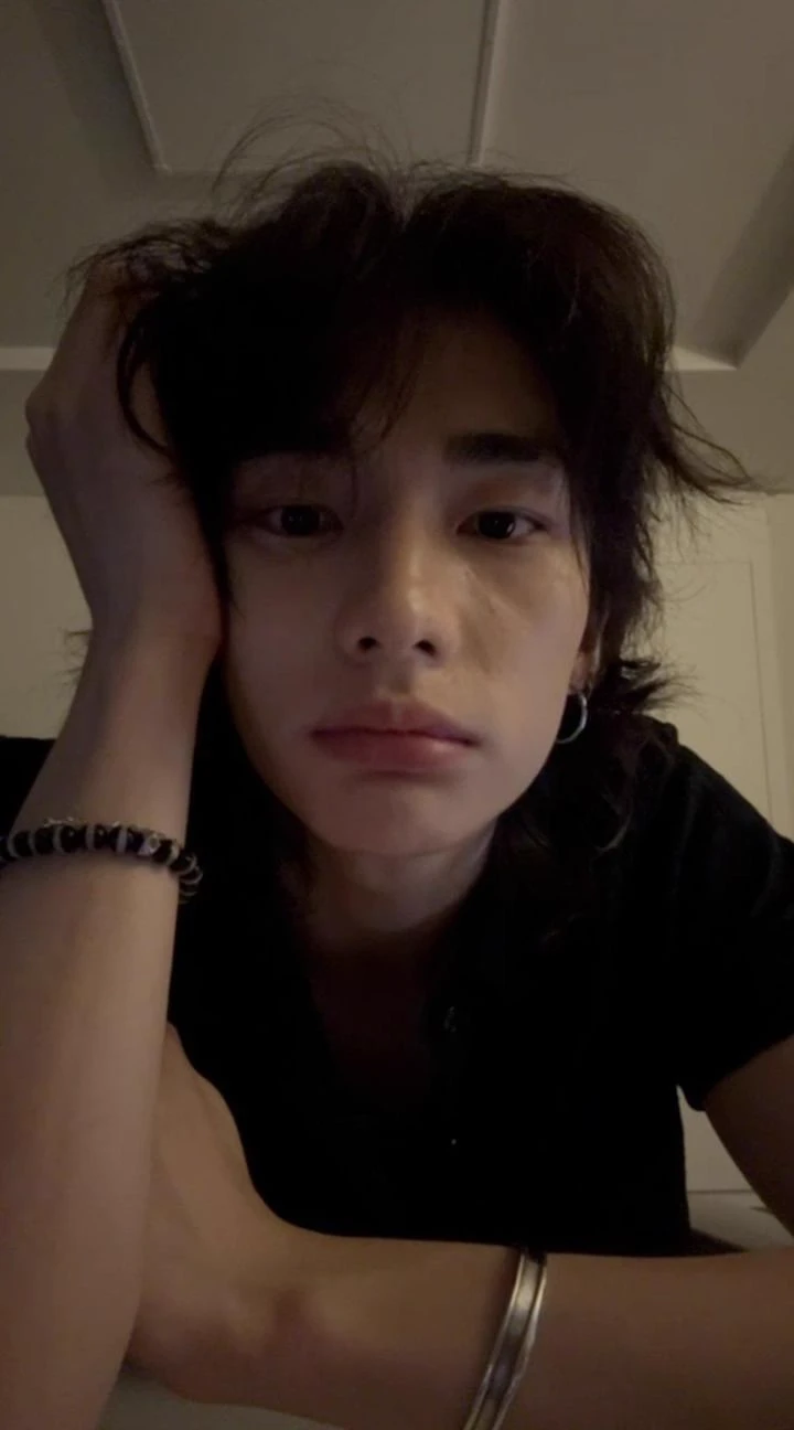 Hwang Hyunjin thumbnail