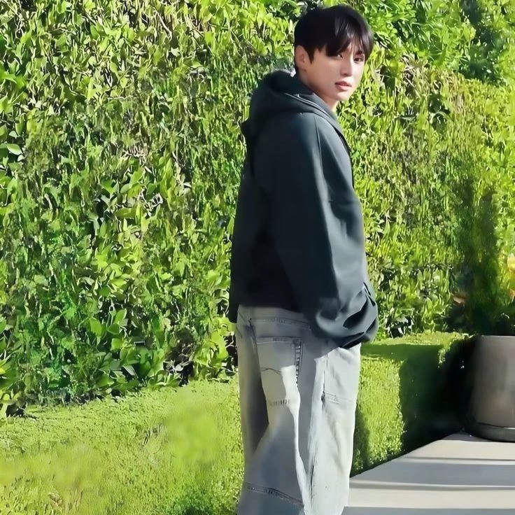 Jeon Jungkook thumbnail