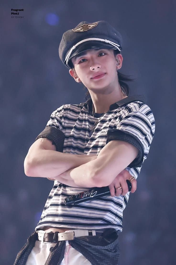 Hwang Hyunjin thumbnail