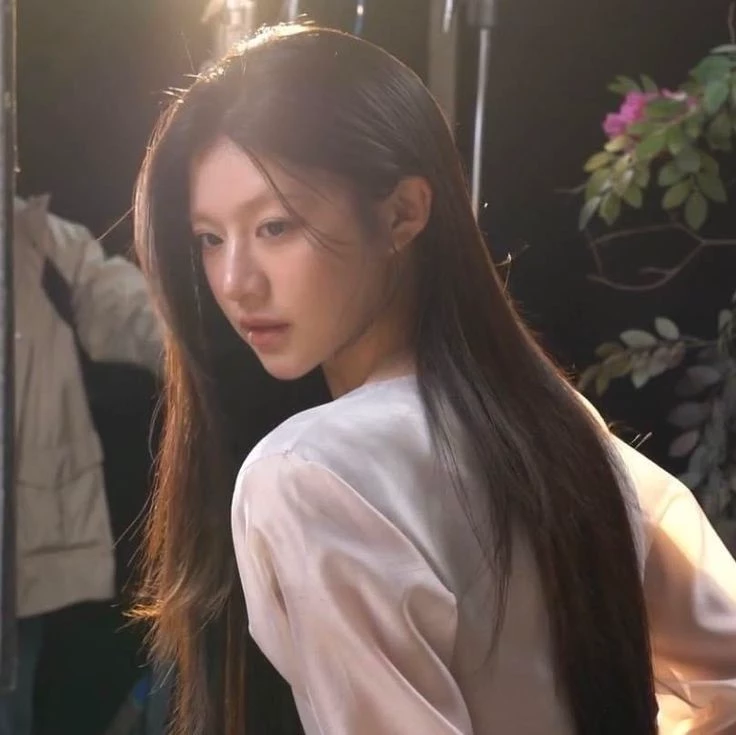 Kim Ha-na thumbnail